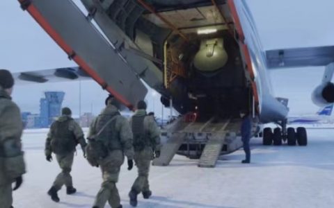 反攻！俄军抵达哈萨克斯坦，当场夺回政府大楼机场，中方迅速发声