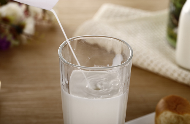 全脂奶粉和脱脂奶粉的区别 喝全脂奶粉会长胖吗