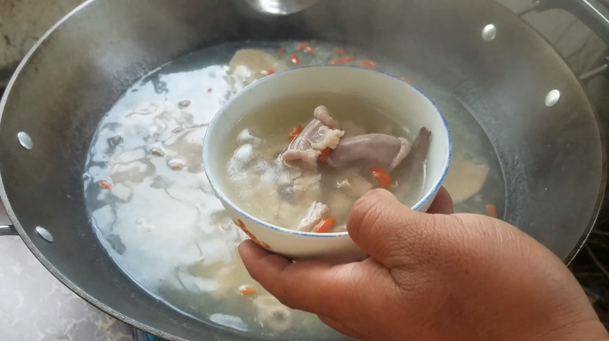 潮汕猪杂汤的做法（猪杂汤怎么做好吃美食）