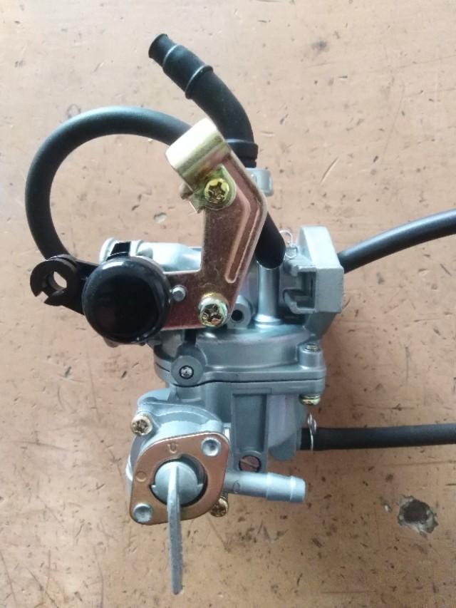摩托车化油器漏油怎么处理（摩托车化油器漏油的原因和排除方法）