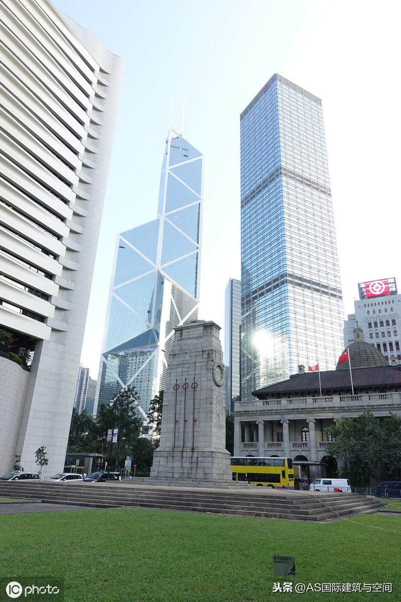 香港最高楼层叫什么多少米（香港十大最高建筑物排名）