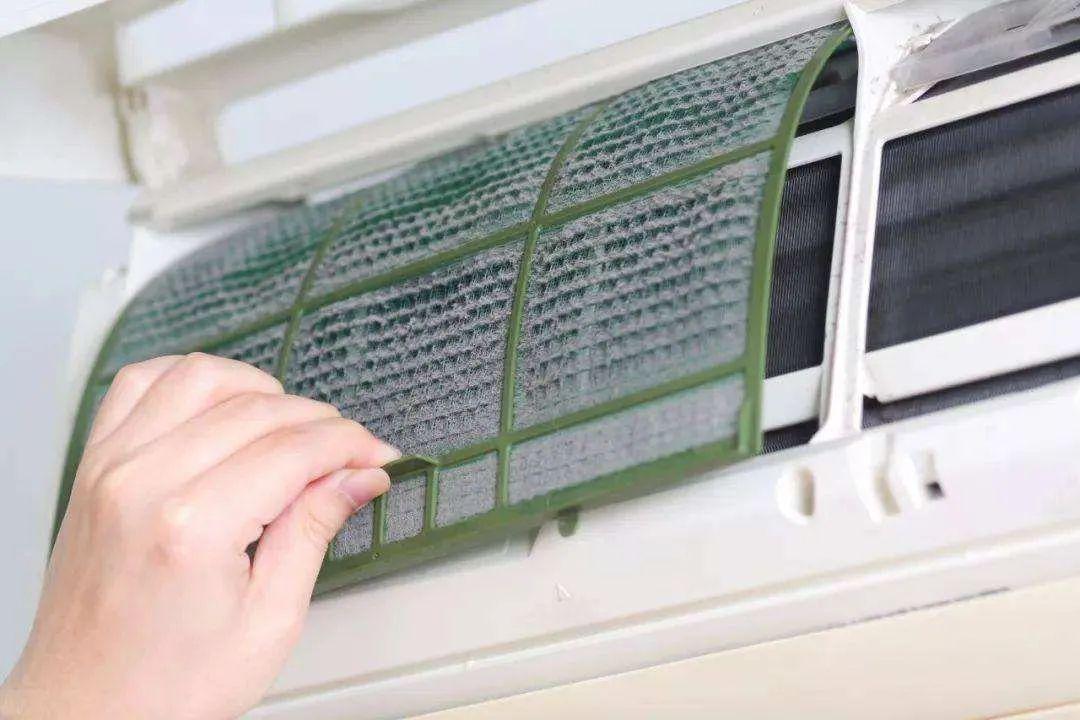 空调如何清洗滤网（美的空调如何拆洗滤网）