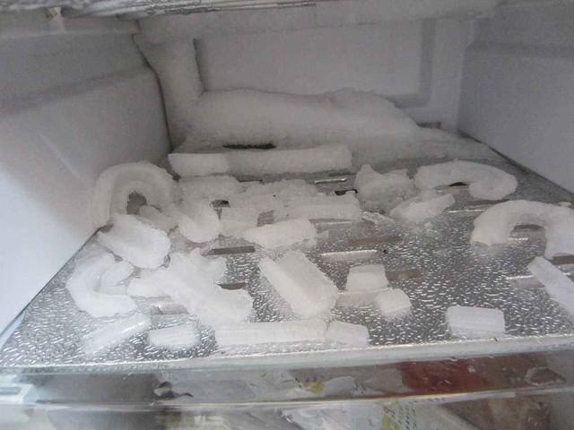 冰箱冷藏室结冰怎么解决（冰箱老结冰怎么处理方法）