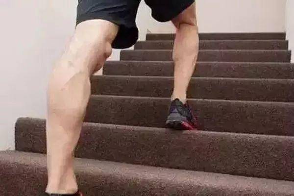 想要爬楼锻炼身体怎么办（爬楼梯是好的锻炼方式吗）