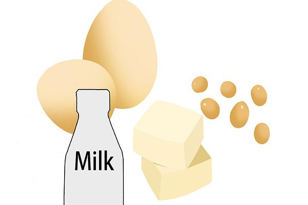 全脂牛奶和脱脂牛奶有什么区别（全脂牛奶和脱脂牛奶哪个更有营养）