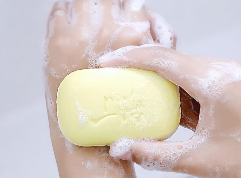 硫磺皂可以洗头吗（硫磺皂洗头发正确方法）